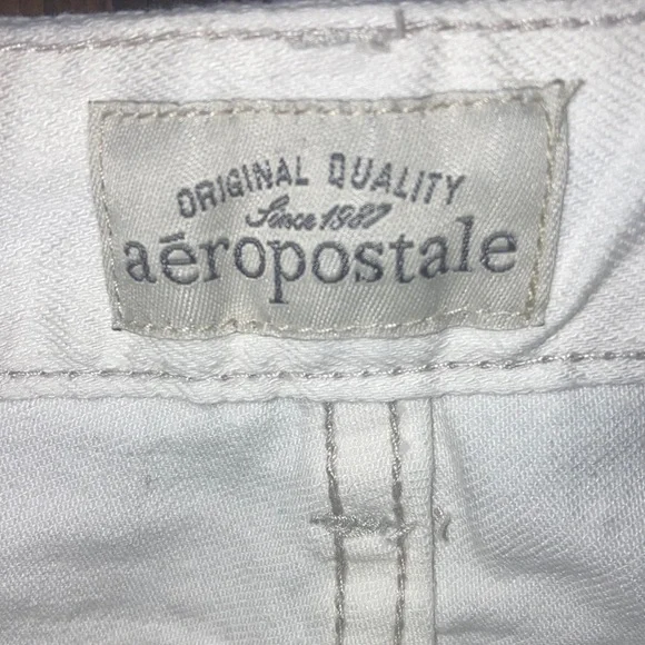 Aeropostale Cream or Bone Colored Skinny Ankle Cropped Jeans Versatile Fit - Picture 3 of 9